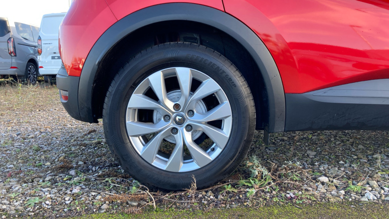 Renault Captur 1.3 TCE 140 Iconic 5dr Petrol Hatchback